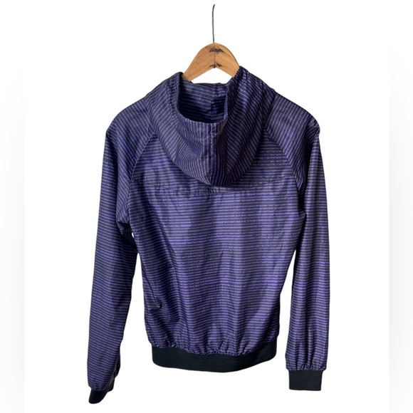 🔥Nike | Women’s black/purple patterned zip front red label windbreaker hoodie, S - Picture 12 of 12